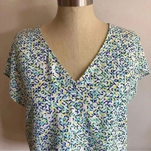 Hilary Radley Women's Patterned Short Sleeve Blouse Size Medium - Picture 2 of 5